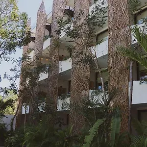 https://jade-tulum-hotel.allrivieramayahotels.com